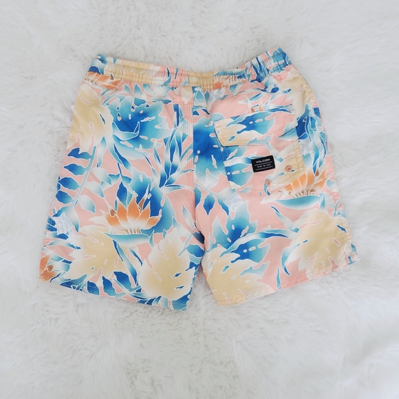 🐠VOLCOM SWIM TRUNK SIZE 6 - Picture 4 of 4